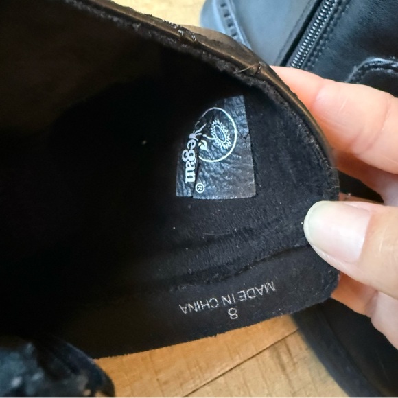 Blowfish Malibu Vienna boot vegan zipper stacked heel black size 8 - Picture 5 of 15
